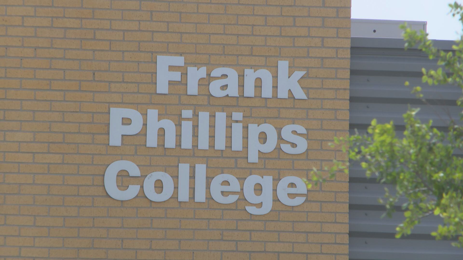 Dalhart City Council approves $150,000 grant for Frank Phillips College - Vimarsana News